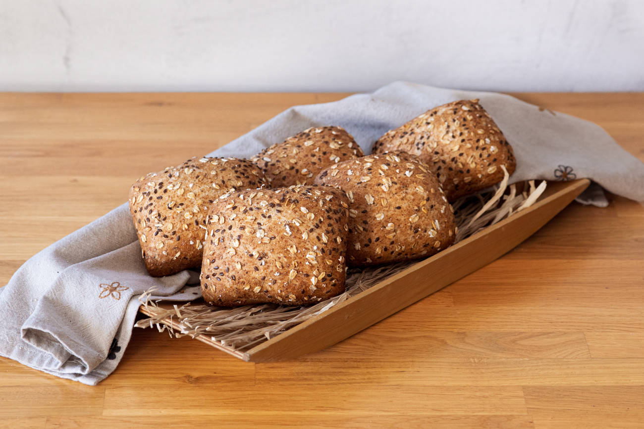 Bułka grahamka z ziarnem 60 g